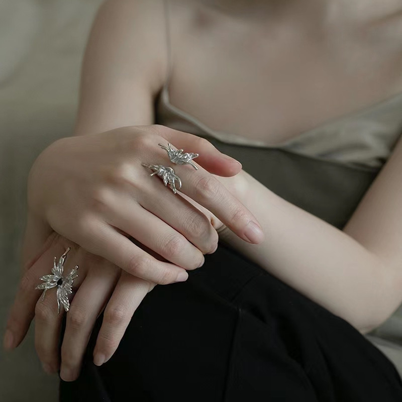 Punk ebaregulaarsed liblikasõrmused naistele Liquid Metal Liblikkõrvarõngas Esteetilised Egirl Gooti putukad Avatud Sõrmused Ehted