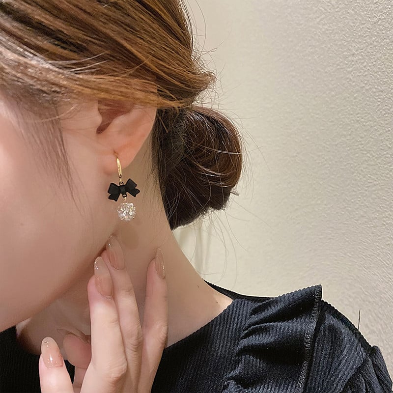 Elegantné dámske čierne mašľové zirkónové guľôčkové prívesky s príveskom na ucho, kórejské módne náušnice pre ženy a dievčatá, párty šperky, darčekové doplnky