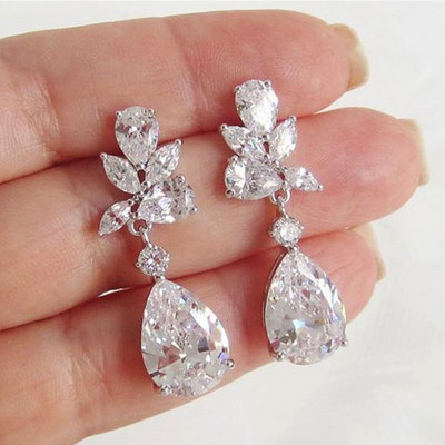 Cercei cu picătură de cristal Huitan cu temperament din zirconiu cubic Bling Bling Cercei pentru femei de înaltă calitate, de culoare argintie, bijuterii la modă