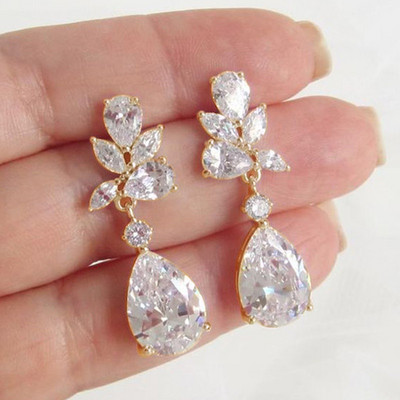 Cercei cu picătură de cristal Huitan cu temperament din zirconiu cubic Bling Bling Cercei pentru femei de înaltă calitate, de culoare argintie, bijuterii la modă