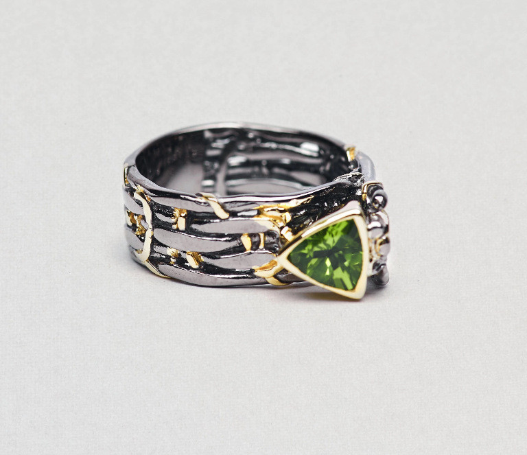 Inel de damă cu design unic cu personalitate exagerată, aur negru, triunghi de tungsten, verde zircon, inel de nuntă cu cristale.