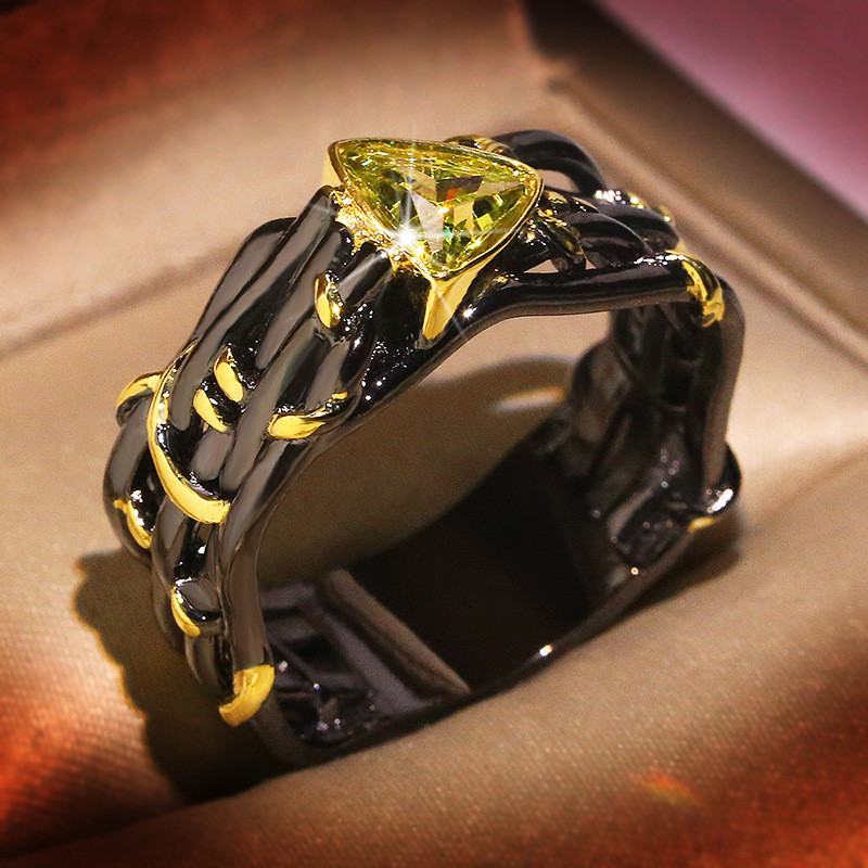 Inel de damă cu design unic cu personalitate exagerată, aur negru, triunghi de tungsten, verde zircon, inel de nuntă cu cristale.