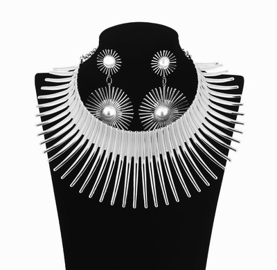 Liffly perdėtas afrikietiškų karolių papuošalų rinkinys aukso spalvos metalas didelis kaklo papuošalas auskarų rinkinys papuošalai steampunk vakarėlio dizainas