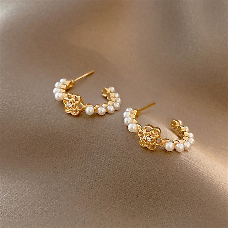 Koreai virágutánzat gyöngy utánzat karika fülbevaló nőknek világos luxus arany színű Statement fülbevaló parti ékszer Ajándékok