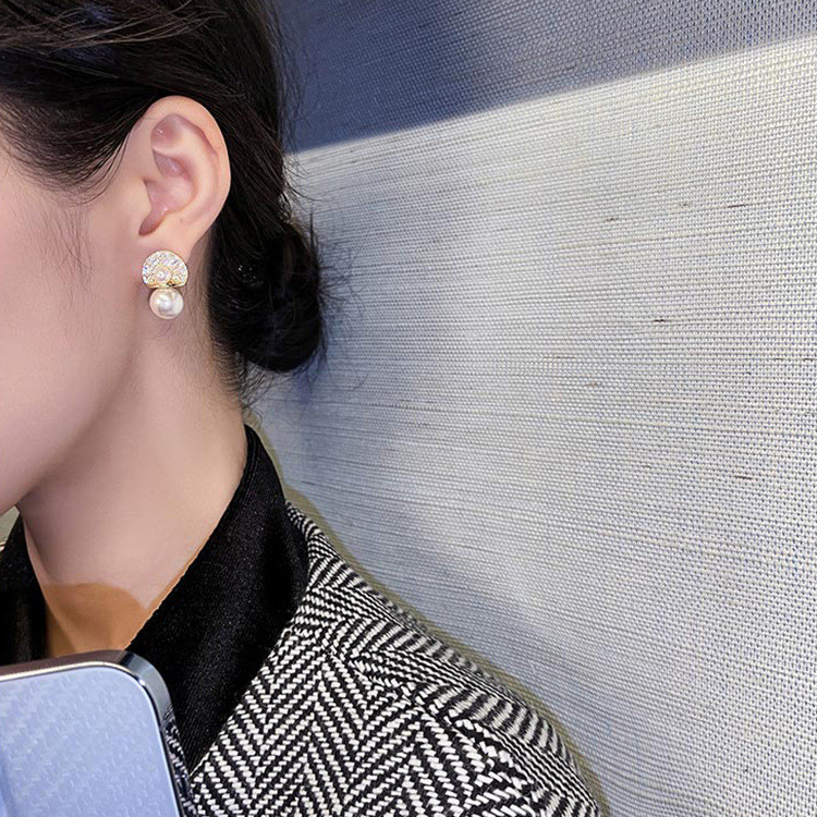 2022 Ново пристигане Капкови обеци Модни перлени класически кръгли дамски висящи елегантни женски корейски модерни дамски бижута