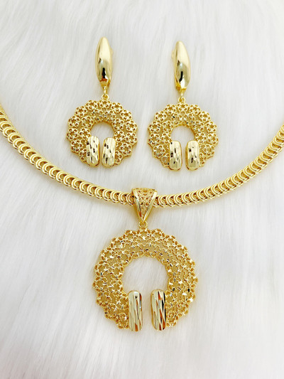 1Sada náhrdelníkov a náušníc, sada šperkov v zlatej farbe pre dievčatá, módny klasický štýl, sada náhrdelníkov a náušníc pre ženy