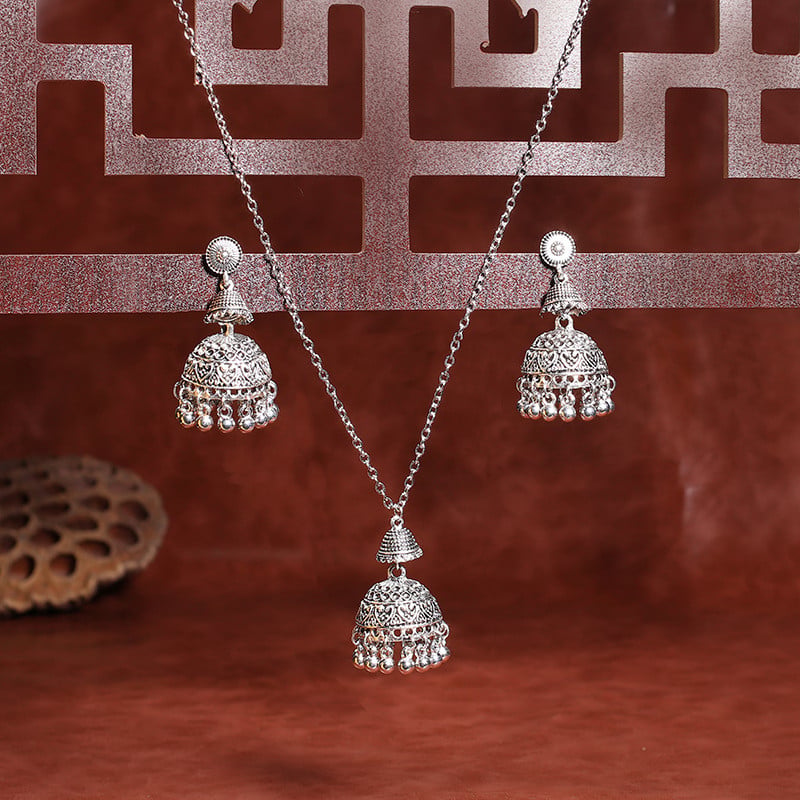 Set de bijuterii de nuntă indiană de epocă pentru femei Colier și cercei cu clopote sculptate de culoare aurie Cadouri