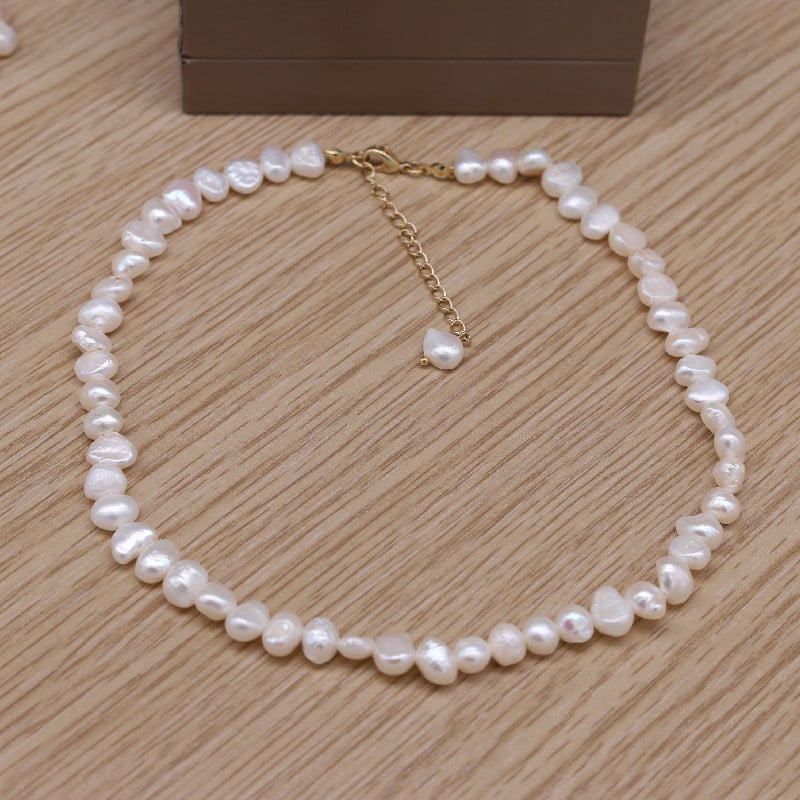 Korea Hot Selling divatékszerek Természetes, szabálytalan édesvízi gyöngy karkötő nyaklánc női parti kiegészítőkkel