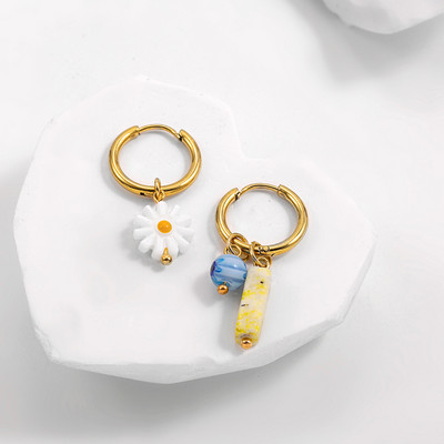 Divatos aszimmetrikus természetes gyöngyök lógó fülbevalók punk rozsdamentes acél kerek kör alakú Huggie fülbevalók ékszer ajándék nőknek