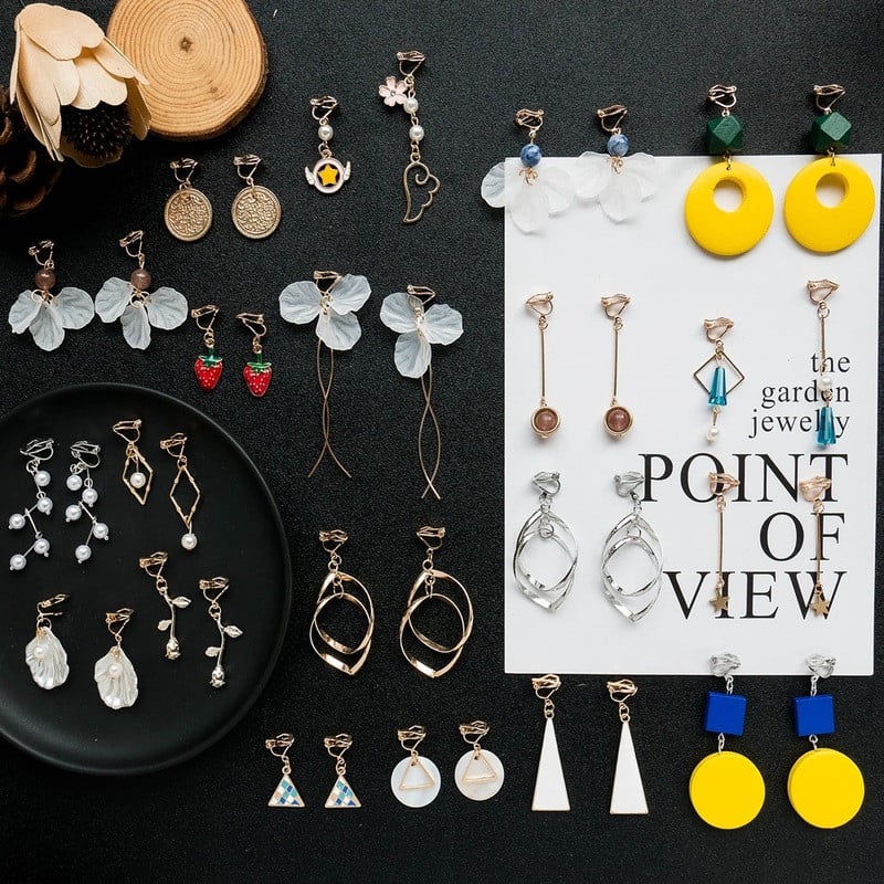 Több stílusú kollekció Ékszer Koreai Kreatív Személyiség Geometrikus Levelek Kapcsos Fülbevaló Divat Lány Női Kiegészítők