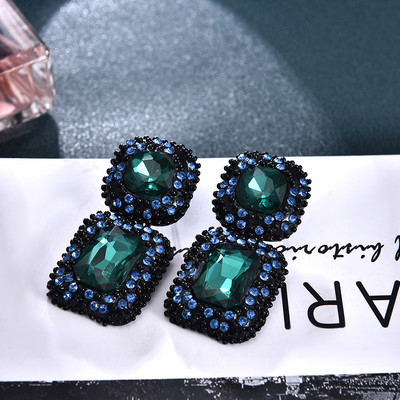 Cercei Ztech Za, culoare verde, cristal/stras, cercei lungi cu pandantiv geometric, bijuterii vintage, accesorii pentru femei