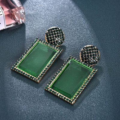 Cercei Ztech Za, culoare verde, cristal/stras, cercei lungi cu pandantiv geometric, bijuterii vintage, accesorii pentru femei