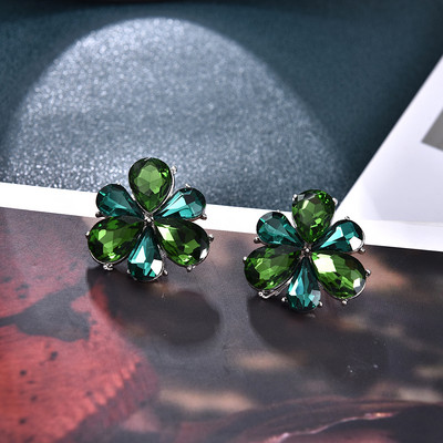 Cercei Ztech Za, culoare verde, cristal/stras, cercei lungi cu pandantiv geometric, bijuterii vintage, accesorii pentru femei