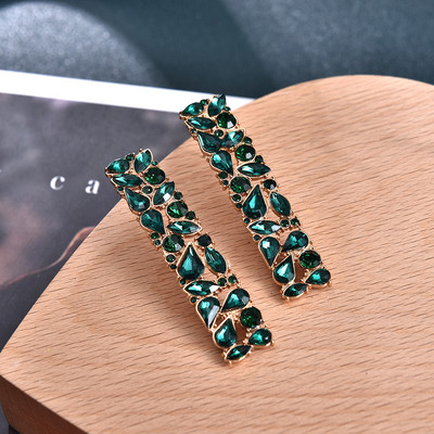 Cercei Ztech Za, culoare verde, cristal/stras, cercei lungi cu pandantiv geometric, bijuterii vintage, accesorii pentru femei