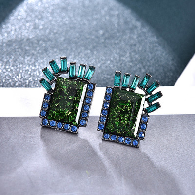 Cercei Ztech Za, culoare verde, cristal/stras, cercei lungi cu pandantiv geometric, bijuterii vintage, accesorii pentru femei