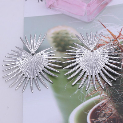 Νέα υπερβολικά μεγάλα σκουλαρίκια για γυναίκες Ακανόνιστο γεωμετρικό σκουλαρίκι από κράμα ψευδαργύρου Μόδα γυναικεία κοσμήματα Δώρα αποκριών κόκκινο πράσινο