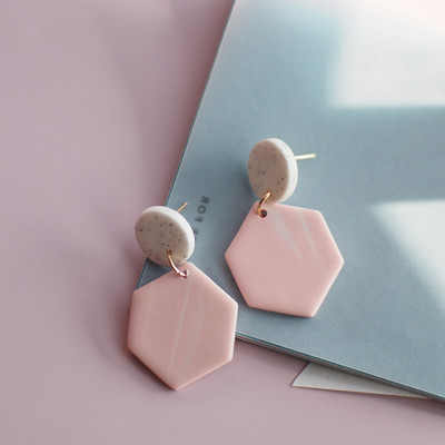 Jarná kolekcia, roztomilé malé visiace srdce, ružová červená pečiatka, obálka s dlhými očkami, sady náušníc z polymérovej hliny, darčeky na Valentína