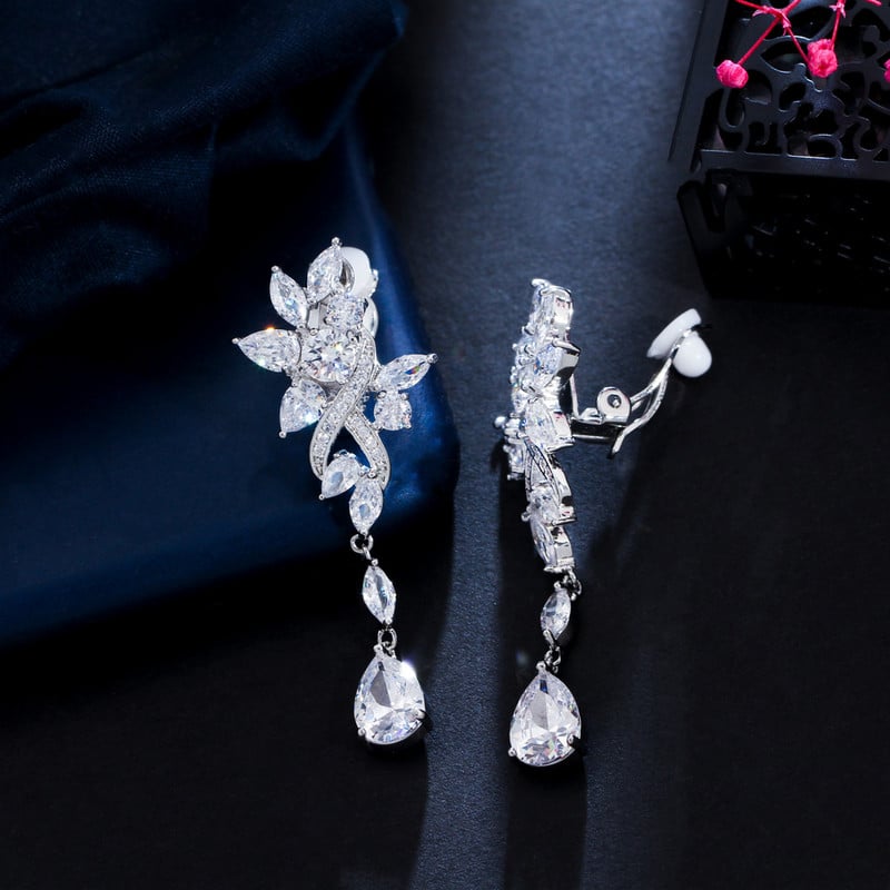 CWWZircons, fülbe nem lyukas stílusú cirkon virágcsepp, női esküvői nászparti, hosszú klip fülbevalón piercing nélkül CZ274