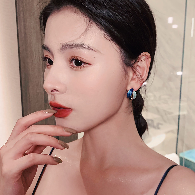 Francia irodalmi stílusú zománc színben illő geometrikus fülbevalók 2022-es női új ékszerparti lányoknak divatos kiegészítők