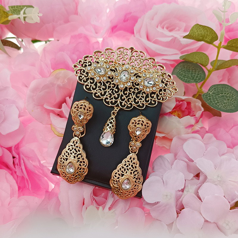 Marokkói esküvői ékszer szett arab köntöstű színes kristály bross hold alakú medál fülbevaló menyasszonyi ajándék