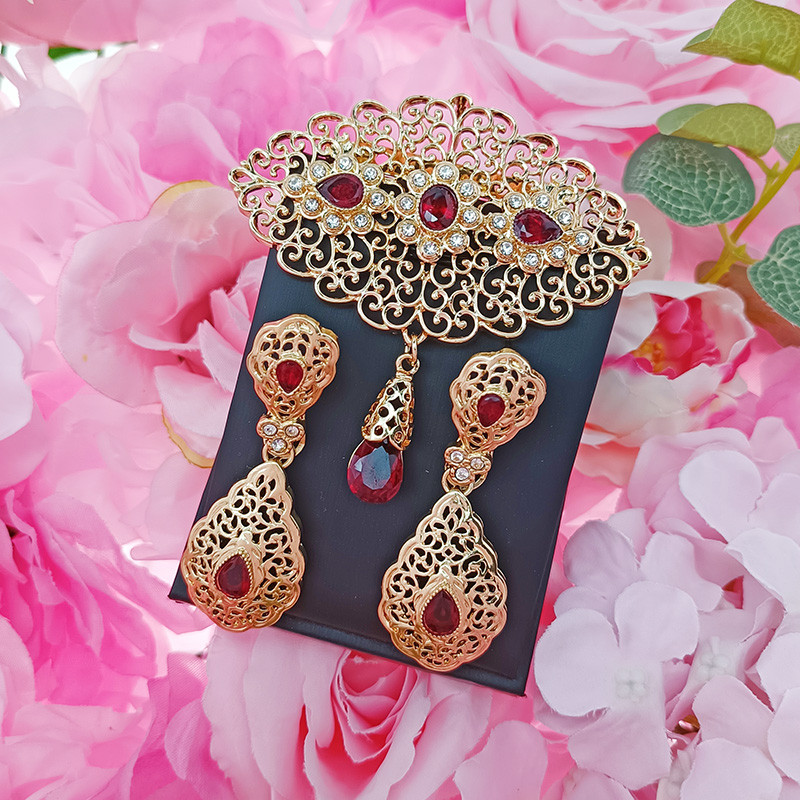 Marokkói esküvői ékszer szett arab köntöstű színes kristály bross hold alakú medál fülbevaló menyasszonyi ajándék