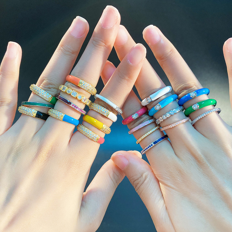 10 színű egyszerű stílusú, fényes cirkon kővel kirakott, egyszerű stílusú zománcgyűrű, divatos női eljegyzési gyűrű