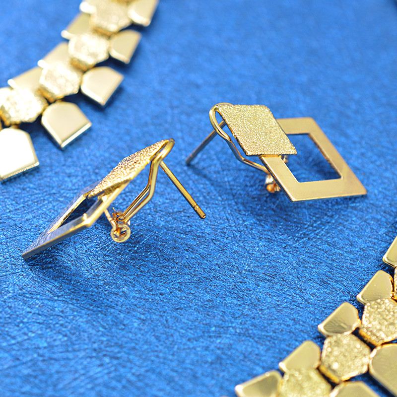 Sunny Jewelry Bijuterii Boemia Guler Set de bijuterii Colier de modă Cercei Set de brățări pentru femei pentru nuntă Bijuterii Constatări