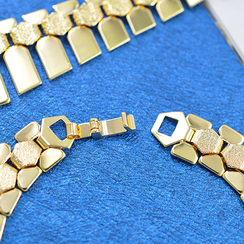 Sunny Jewelry Bijuterii Boemia Guler Set de bijuterii Colier de modă Cercei Set de brățări pentru femei pentru nuntă Bijuterii Constatări