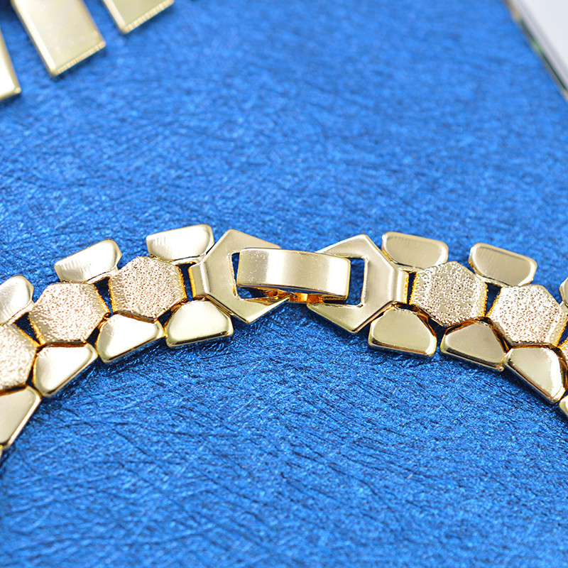 Sunny Jewelry Bijuterii Boemia Guler Set de bijuterii Colier de modă Cercei Set de brățări pentru femei pentru nuntă Bijuterii Constatări