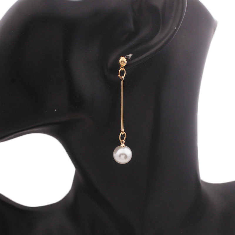 Cercei lungi cu perle pentru femei Cercei agățați la modă coreeană Cercei cu picătură de perle simulate de culoare aurie boucle d'oreille