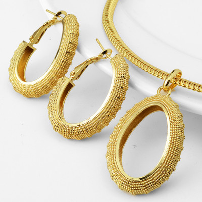 Diana Dječji setovi nakita Šuplje okrugle pozlaćene naušnice Ogrlica s privjeskom za žene Novi dizajn za vjenčanje Poklon Klasični