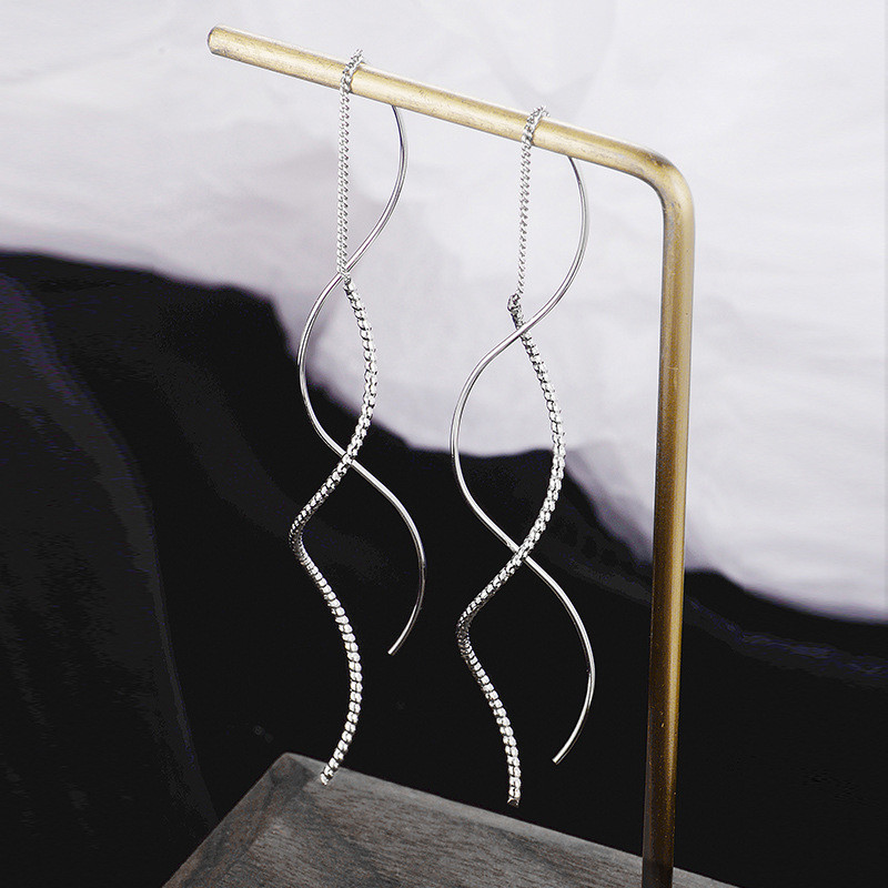 CIAXY Cercei cu ciucuri de culoare argintie cu design curbat geometric pentru femei, estetici de moda coreeană, cercei lungi, bijuterii la modă