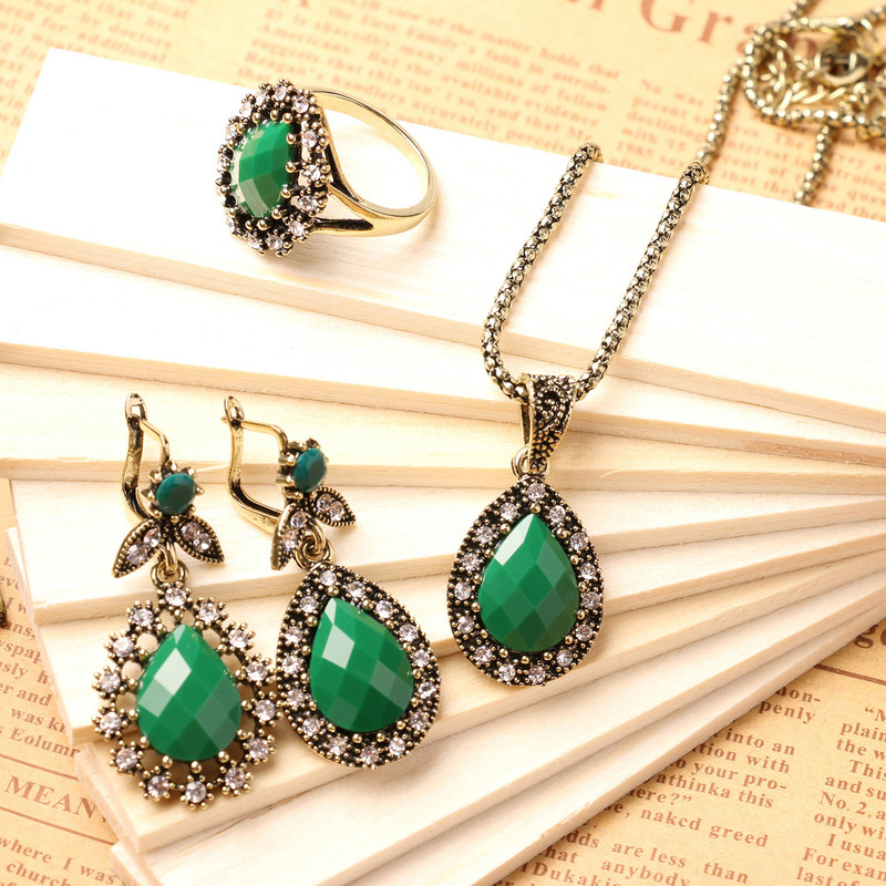 Nagy vízcsepp lógó fülbevaló vintage ékszer antik arany színű zöld gyanta nyaklánc medál női fülbevaló