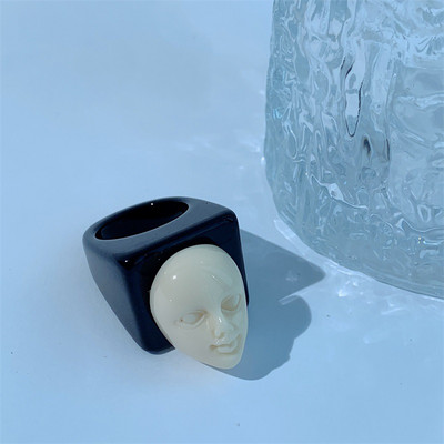 Винтидж гримаса маска пръстени за жени черен бял усмивка Y2k пръстени модни бижута естетична смола Корея аксесоари парти подаръци