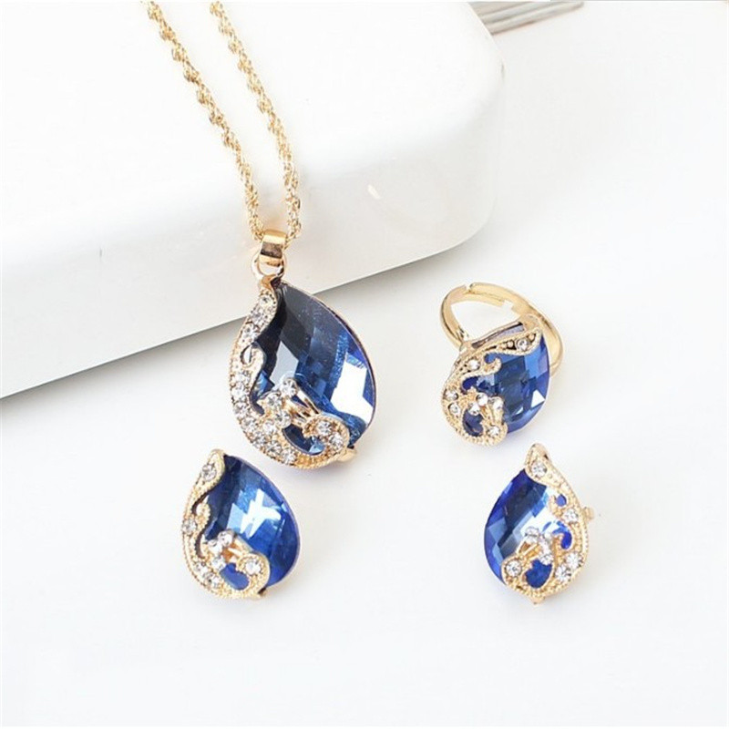 Fashion Crystal Pandantive Colier Cercei Seturi pentru femei Set de bijuterii Mireasa Cercei de nunta Inel Colier Set
