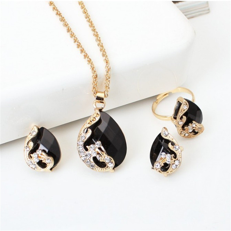 Fashion Crystal Pandantive Colier Cercei Seturi pentru femei Set de bijuterii Mireasa Cercei de nunta Inel Colier Set
