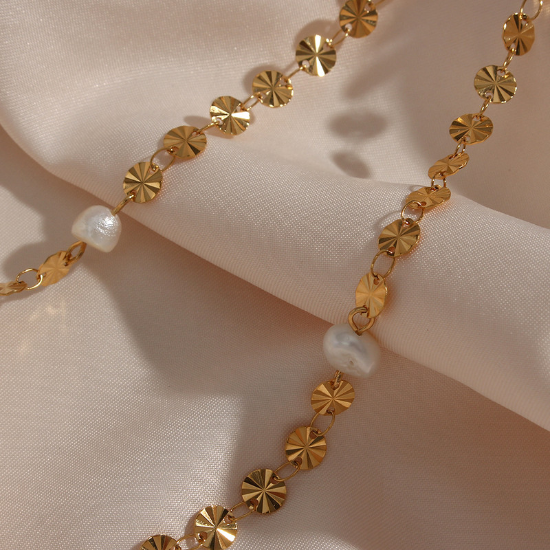 2022-es új, elegáns lány aranyos, édes édesvízi gyöngyvirágos flitterekkel láncos nyaklánc, aranyozott rozsdamentes acél ékszer