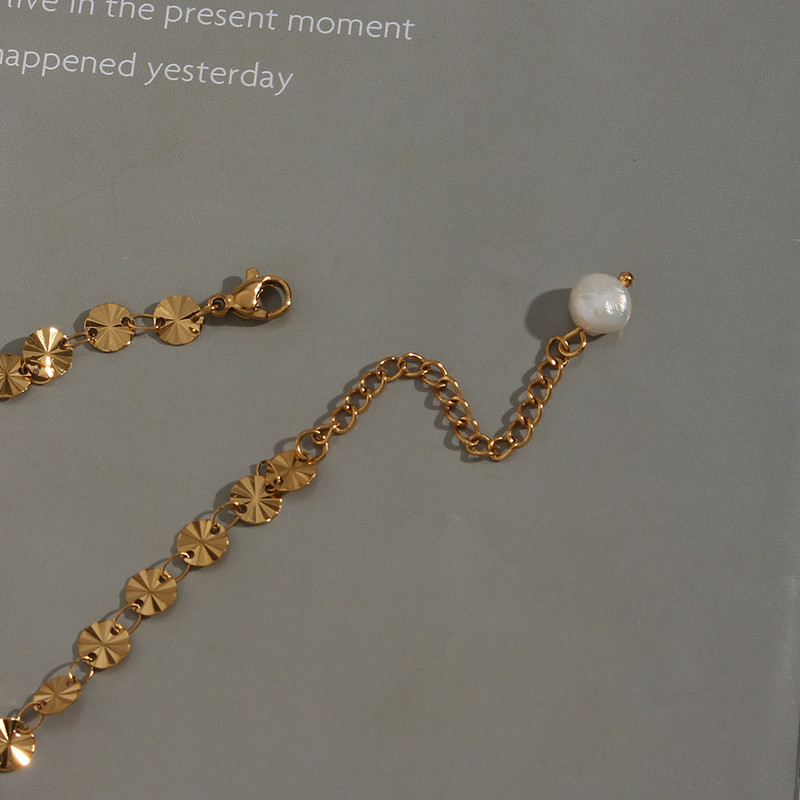 2022-es új, elegáns lány aranyos, édes édesvízi gyöngyvirágos flitterekkel láncos nyaklánc, aranyozott rozsdamentes acél ékszer