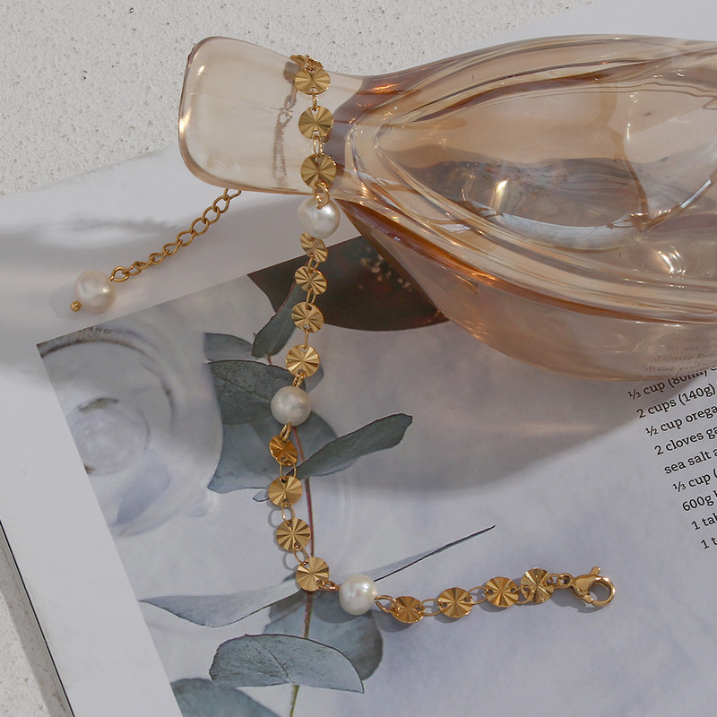 2022-es új, elegáns lány aranyos, édes édesvízi gyöngyvirágos flitterekkel láncos nyaklánc, aranyozott rozsdamentes acél ékszer