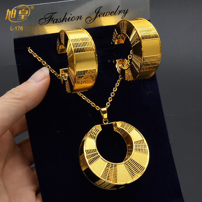XUHUANG Dubai Fashion Geometry Комплекти бижута за жени Колие с обеци Висулка Бижута с индийско покритие за годеж Подарък