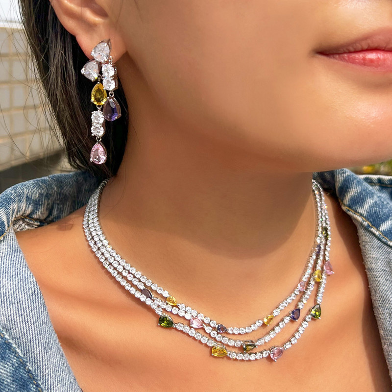 ThreeGraces fényes színes cirkónia 3 soros többrétegű menyasszonyi esküvői nyaklánc nyaklánc fülbevaló ékszer készlet nőknek TZ784