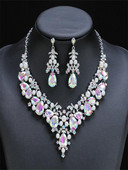 Luxus niche 2022 új nyaklánc szett női kétrészes elegáns hangulatú Kiváló minőségű galvanizált ötvözet ékszer kiegészítők