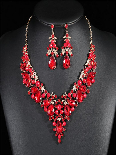 Luxus niche 2022 új nyaklánc szett női kétrészes elegáns hangulatú Kiváló minőségű galvanizált ötvözet ékszer kiegészítők