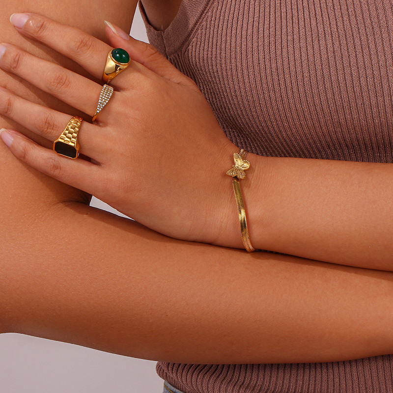 2022 új dizájn, aranyozott pillangó nyaklánc halszálkás lánc karkötők ékszerkészlet női parti nyilatkozat nyaklánc