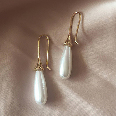 White Teardrop Simulation Pearl Earrings Dangle For Women Baroque Palace Style Jewelry Long Temperament Hook Απλά σκουλαρίκια