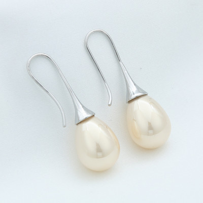 White Teardrop Simulation Pearl Earrings Dangle For Women Baroque Palace Style Jewelry Long Temperament Hook Απλά σκουλαρίκια