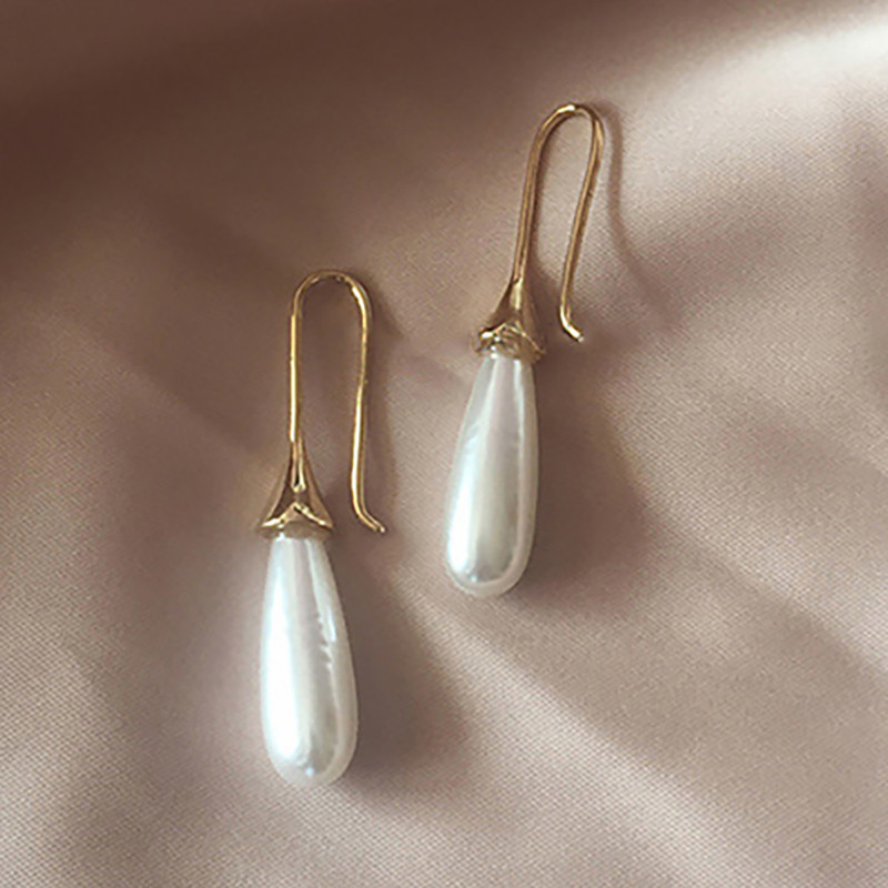 White Teardrop Simulation Pearl Earrings Dangle For Women Baroque Palace Style Jewelry Long Temperament Hook Απλά σκουλαρίκια