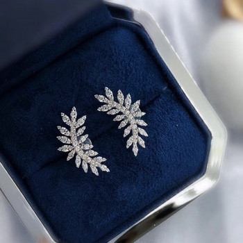Huitan Малки свежи обеци с листа с CZ камък Естетични бижута за жени Сребърен цвят Модни обеци Сватбени аксесоари