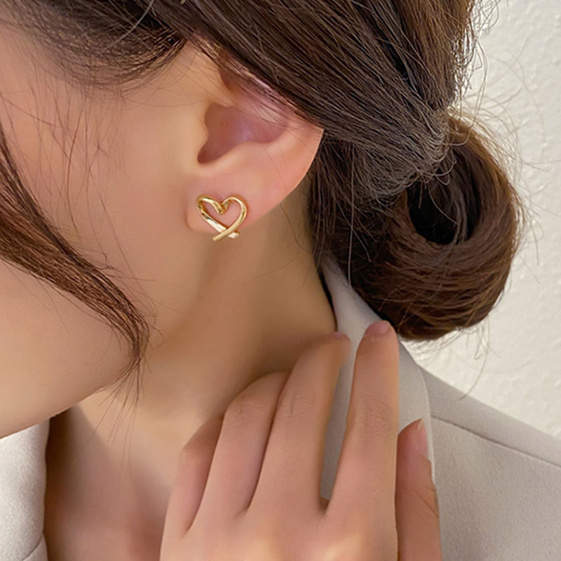 Koreai divat szabálytalan szív fülkapcsok női szilikon fülbevaló piercing nélkül Divat lányok bankett ékszer ajándék nagykereskedés