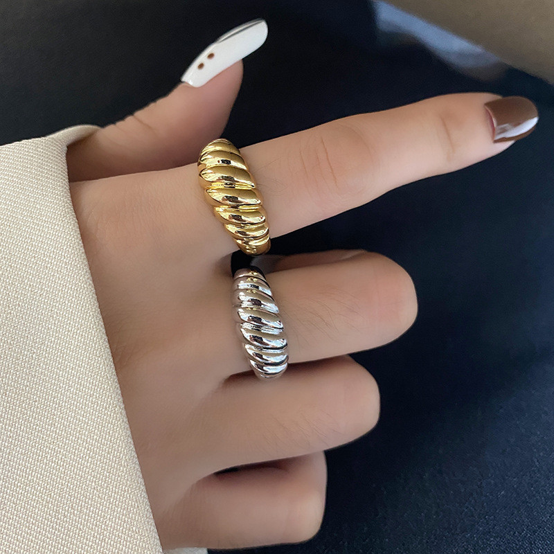 LIVVY Bijuterii la modă pentru femei de culoare argintie Croissant franțuzesc inel ajustabil împletitură răsucită pentru femei, fete, cadouri de petrecere la modă